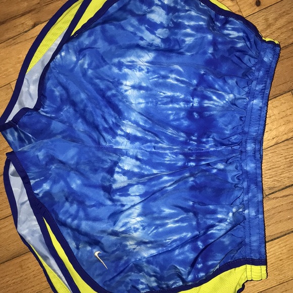 Nike Shorts - Picture 2 of 4